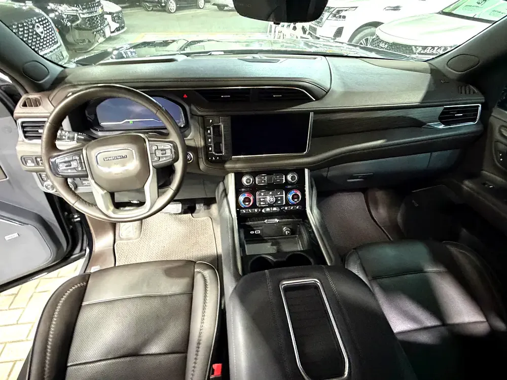 GMC Yukon Denali 2023 | GCC Specs | Pristine Condition - Image 12