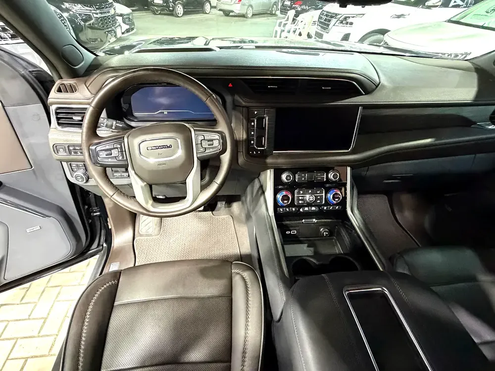 GMC Yukon Denali 2023 | GCC Specs | Pristine Condition - Image 13