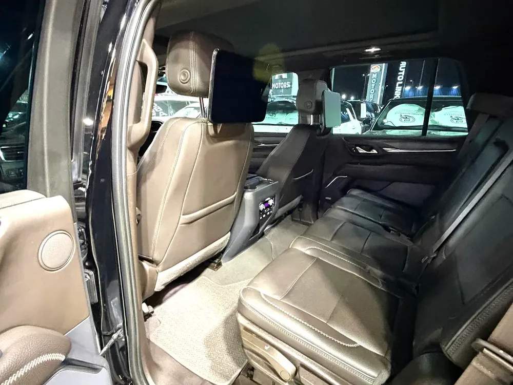 GMC Yukon Denali 2023 | GCC Specs | Pristine Condition - Image 14