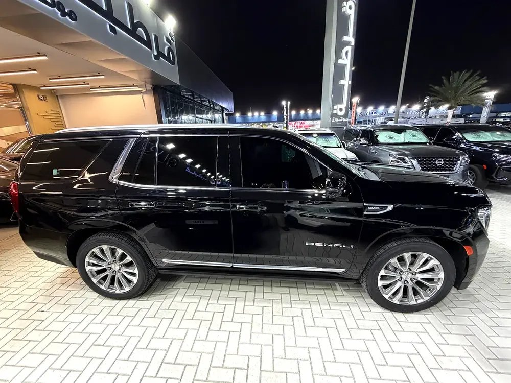 GMC Yukon Denali 2023 | GCC Specs | Pristine Condition - Image 5