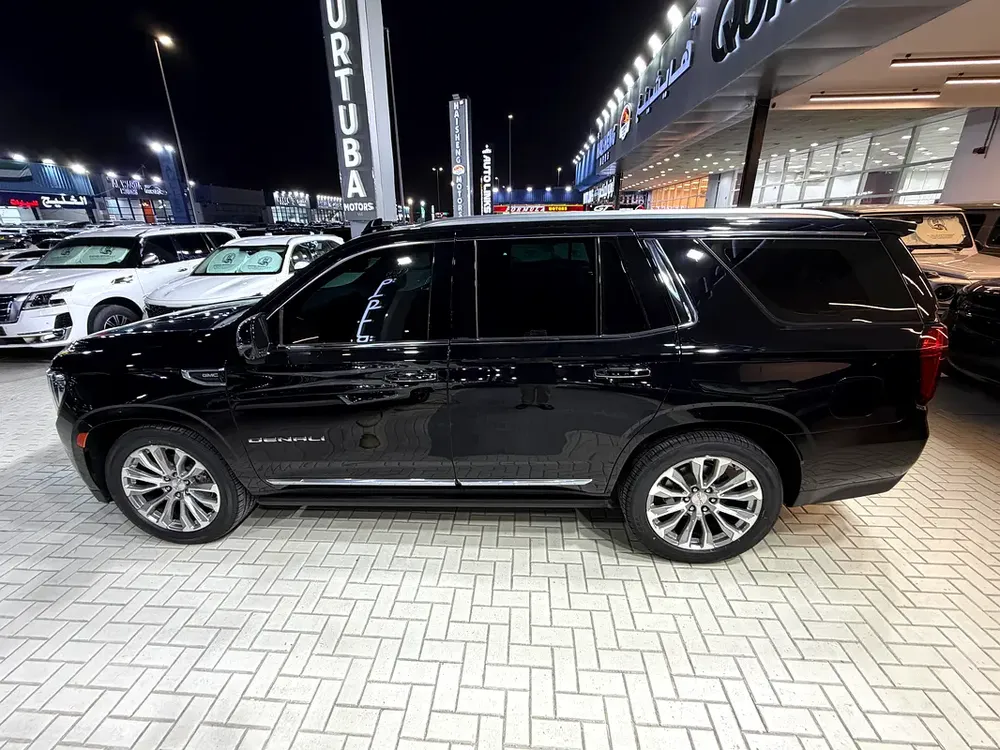 GMC Yukon Denali 2023 | GCC Specs | Pristine Condition - Image 9