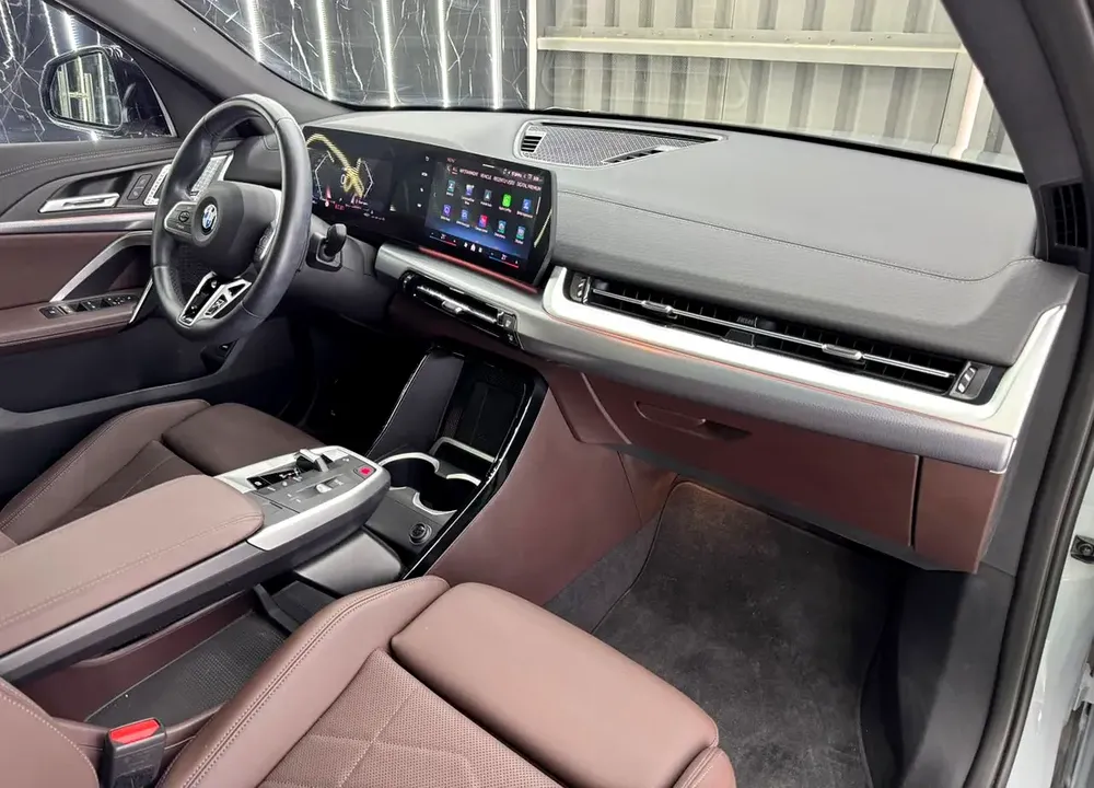 BMW X2 SDrive 18i | GCC | Original paint | Low mileage | AGMC Full service history - Image 10