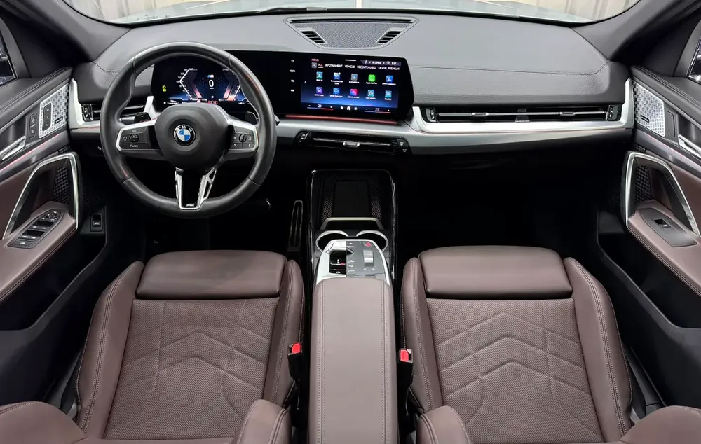 BMW X2 SDrive 18i | GCC | Original paint | Low mileage | AGMC Full service history - Image 18