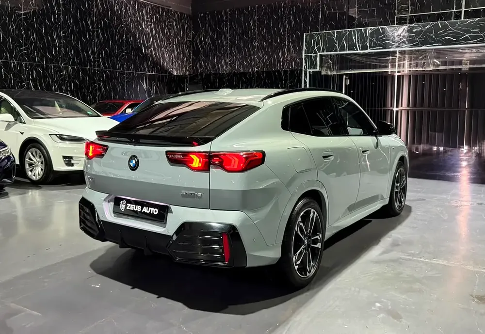BMW X2 SDrive 18i | GCC | Original paint | Low mileage | AGMC Full service history - Image 4