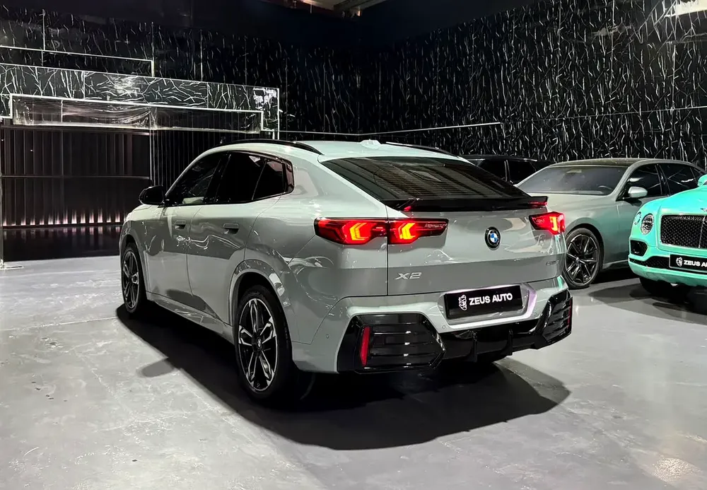 BMW X2 SDrive 18i | GCC | Original paint | Low mileage | AGMC Full service history - Image 5