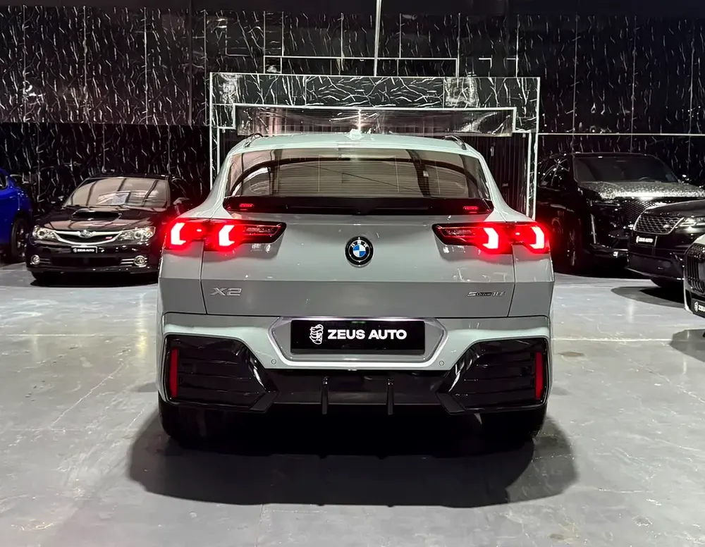 BMW X2 SDrive 18i | GCC | Original paint | Low mileage | AGMC Full service history - Image 7