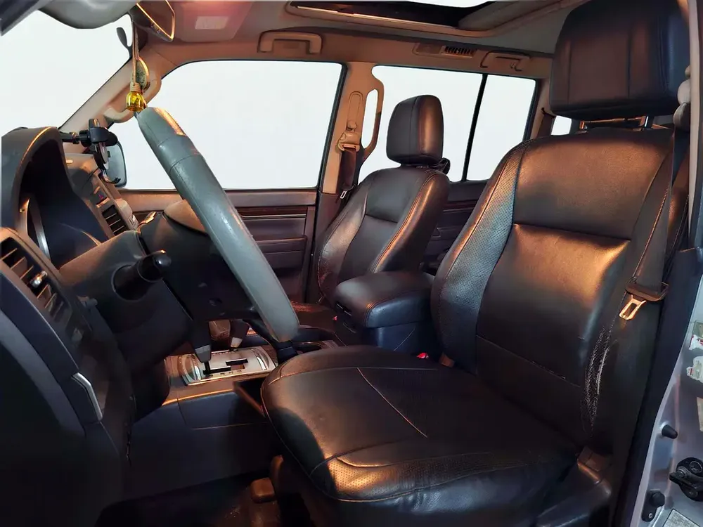 2010 Mitsubishi Pajero Gls 3.5L | GCC Specifications - Image 12