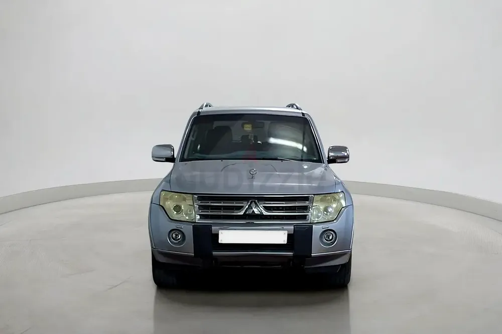 2010 Mitsubishi Pajero Gls 3.5L | GCC Specifications - Image 7