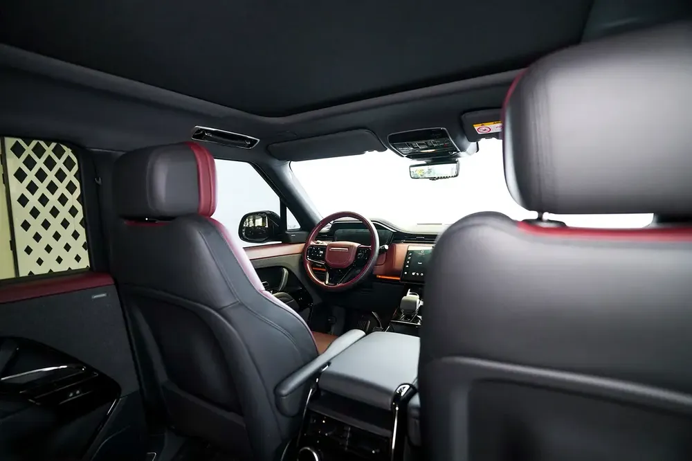 SPORT HSE DYNAMIC P400 | WARRANTY OCT 2028 | SIDE STEPS | PANORAMIC ROOF - Image 11