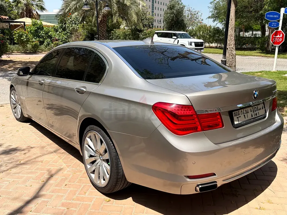 2011 BMW 740Li Full Options, Excellent Condition - Image 4