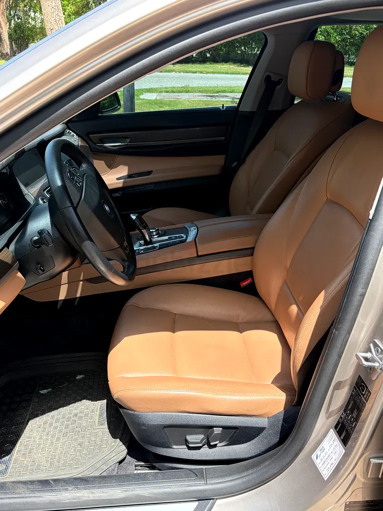 2011 BMW 740Li Full Options, Excellent Condition - Image 6