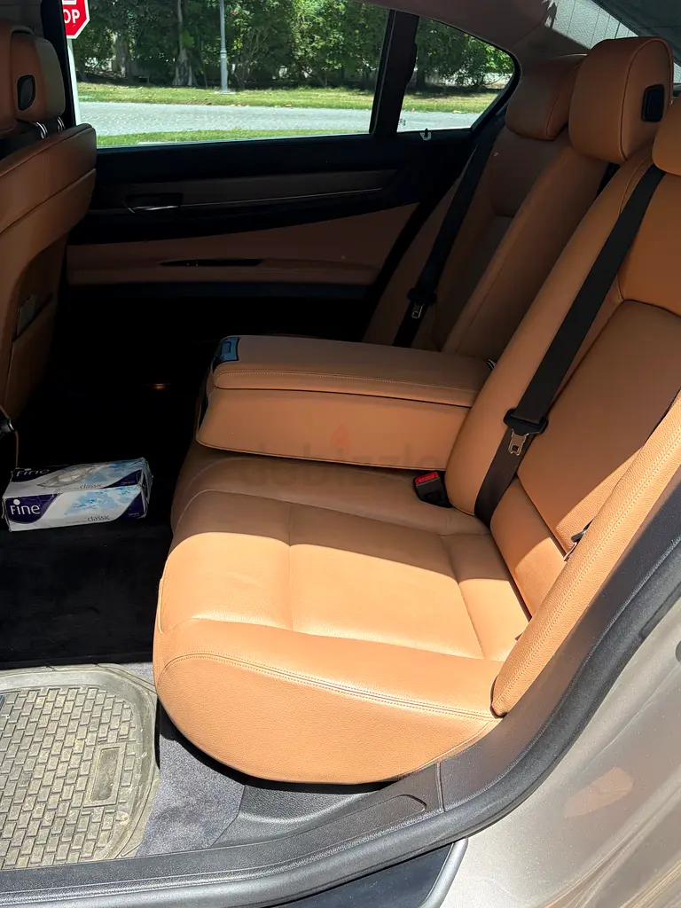 2011 BMW 740Li Full Options, Excellent Condition - Image 7