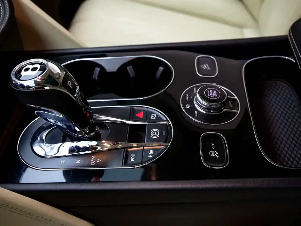 2019 | Bentley | Bentayga | With Warranty and Service Contract - Image 11