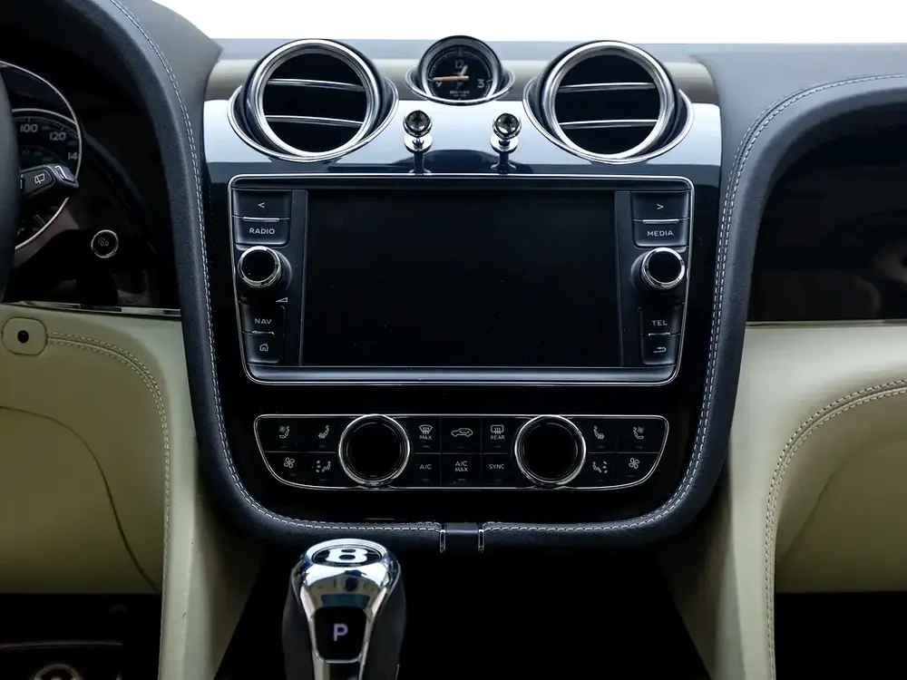 2019 | Bentley | Bentayga | With Warranty and Service Contract - Image 12