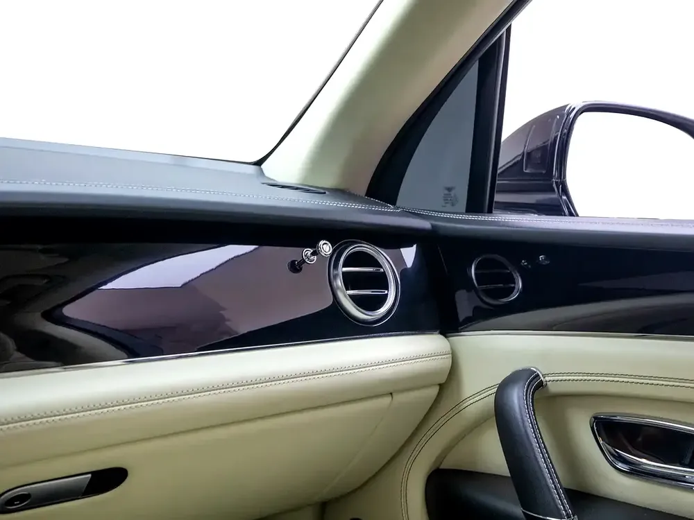 2019 | Bentley | Bentayga | With Warranty and Service Contract - Image 13
