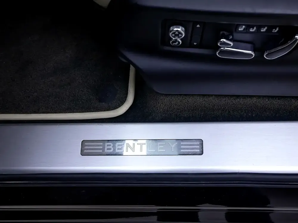 2019 | Bentley | Bentayga | With Warranty and Service Contract - Image 16