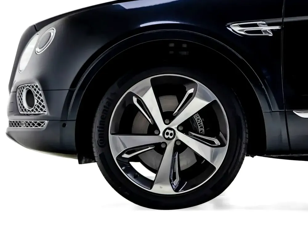 2019 | Bentley | Bentayga | With Warranty and Service Contract - Image 18