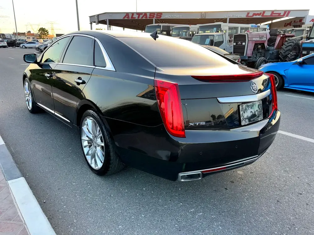 SUPER CLEAN XTS PLATINUM PANORAMIC SUNROOF 68000 KM FRESH JAPAN IMPORTED - Image 6