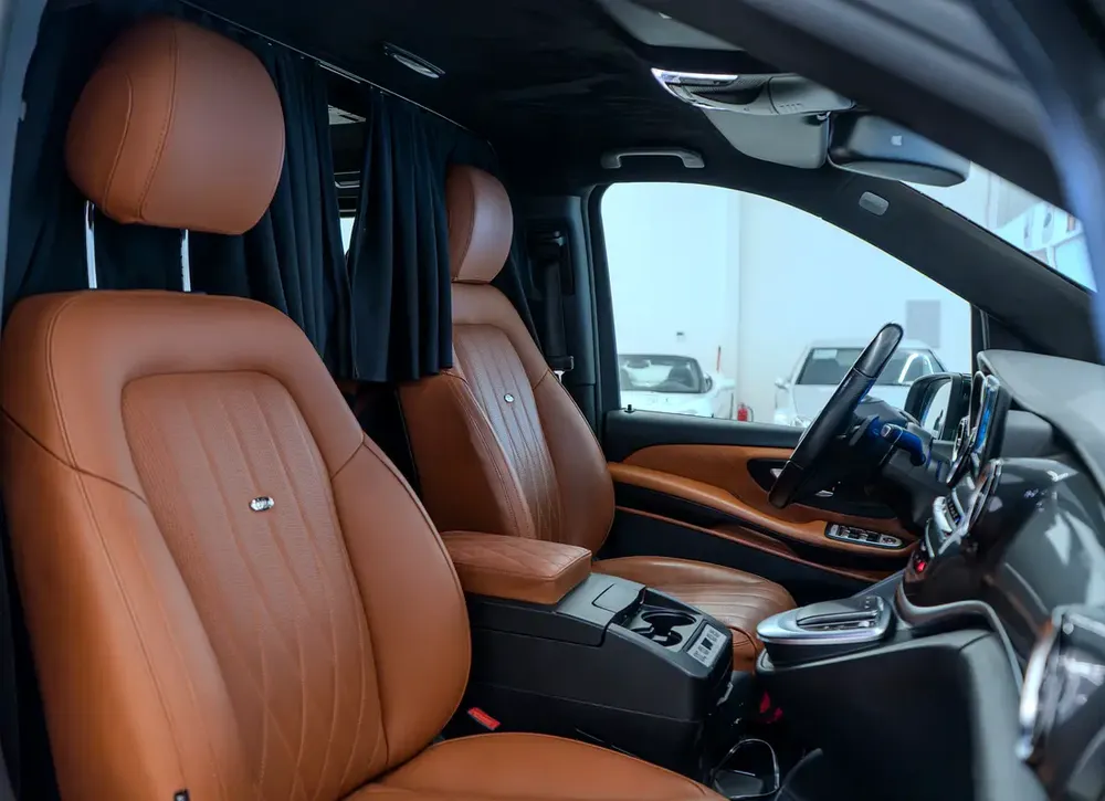 2021 Mercedes-Benz V 250, Falcon Edition, Excellent Condition, GCC Specs - Image 10
