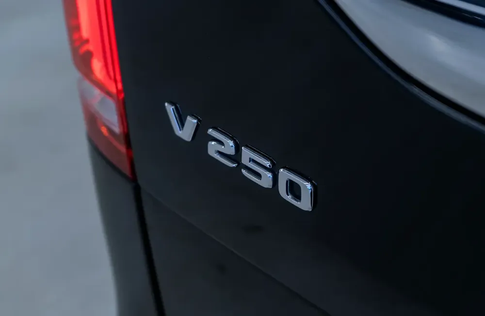 2021 Mercedes-Benz V 250, Falcon Edition, Excellent Condition, GCC Specs - Image 6