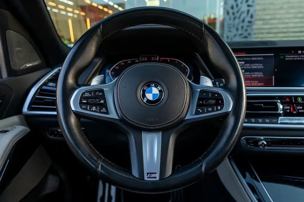 BMW X5 xDrive50i M-Sport 2019 GCC | Warranty - Image 12