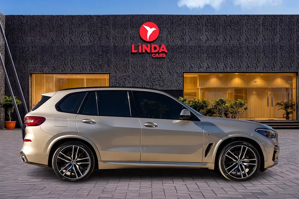 BMW X5 xDrive50i M-Sport 2019 GCC | Warranty - Image 6