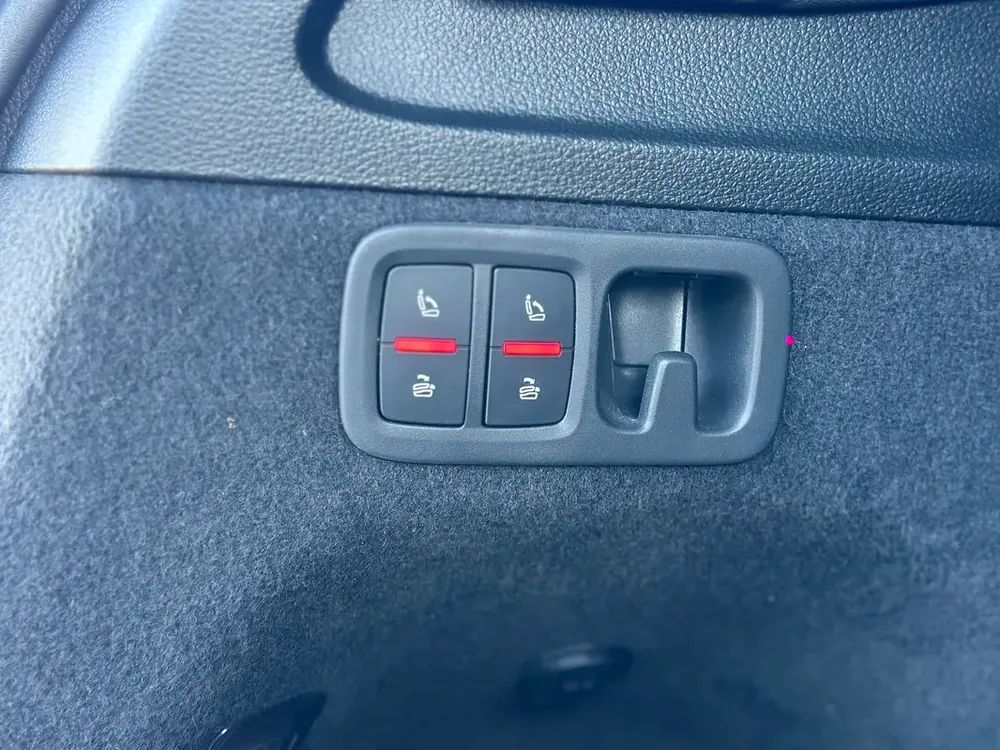 Audi Q7 55TFSI 2019 / Black Edition / Original Paint / Full Service History - Image 17
