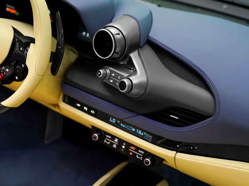 F8 SPIDER 2022 - ONLY 3260 KM - UNDER DEALER’S FREE CONTRACT SERVICE - SUSPENSION LIFTER - Image 13