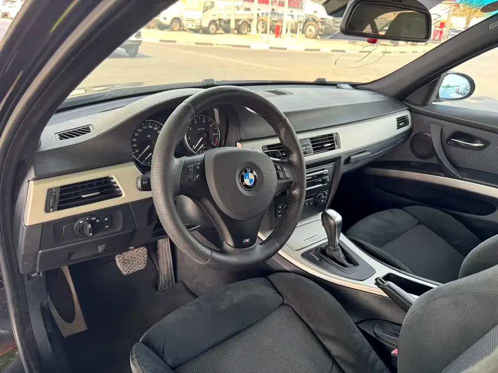 BMW | 323i | 2006 | ONLY | 80622 KM | JAPAN IMPORT | CLEAN TITLE - Image 16