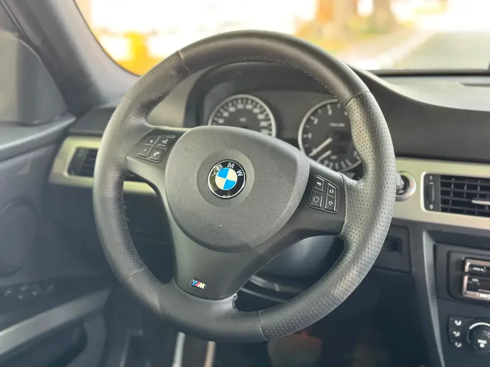 BMW | 323i | 2006 | ONLY | 80622 KM | JAPAN IMPORT | CLEAN TITLE - Image 19