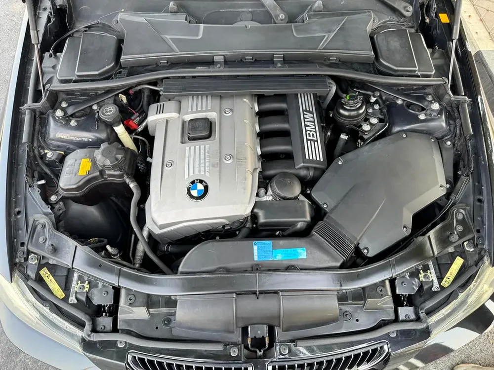 BMW | 323i | 2006 | ONLY | 80622 KM | JAPAN IMPORT | CLEAN TITLE - Image 8