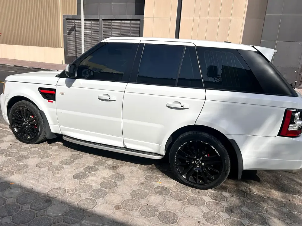 Land Rover Range Rover sport - Image 13