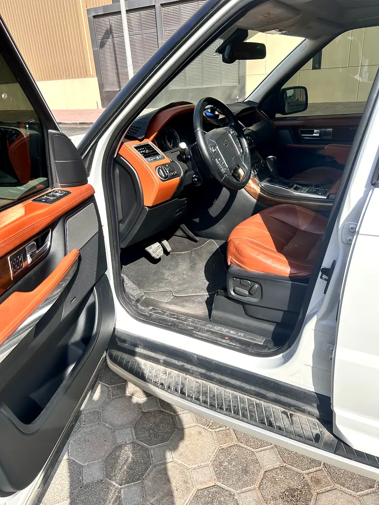 Land Rover Range Rover sport - Image 17