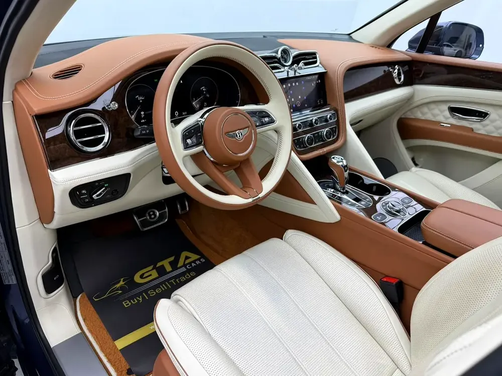 2022 Bentley Bentayga V8, Warranty, Full Service History, Fully Loaded, Excellent Condition, GCC - Image 10