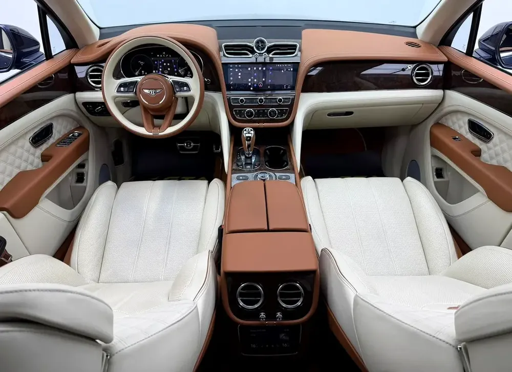 2022 Bentley Bentayga V8, Warranty, Full Service History, Fully Loaded, Excellent Condition, GCC - Image 13