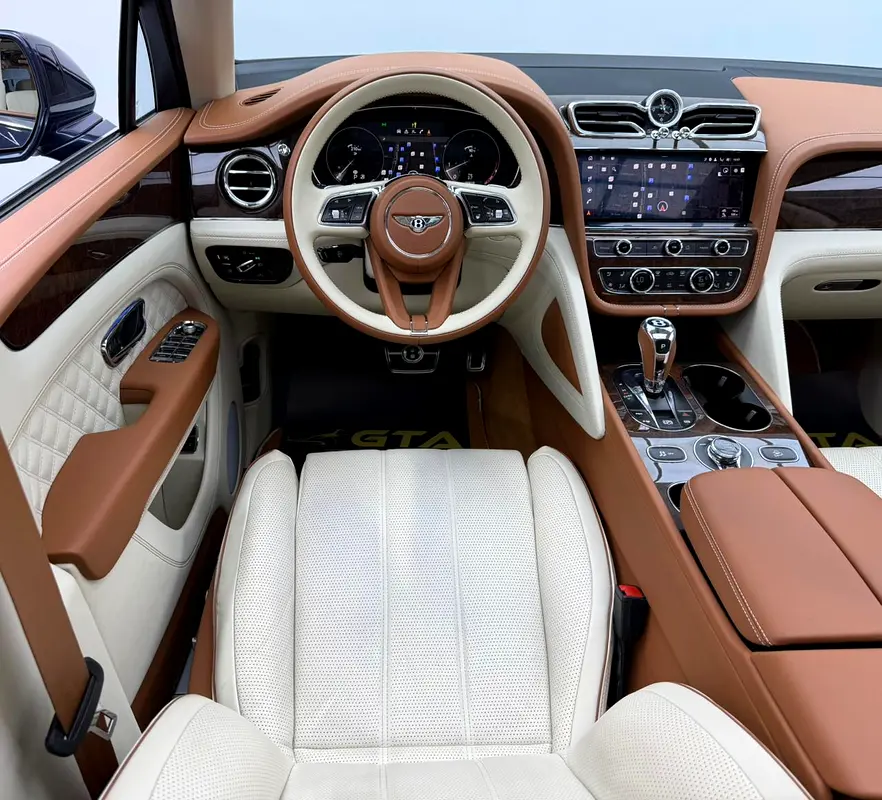 2022 Bentley Bentayga V8, Warranty, Full Service History, Fully Loaded, Excellent Condition, GCC - Image 14