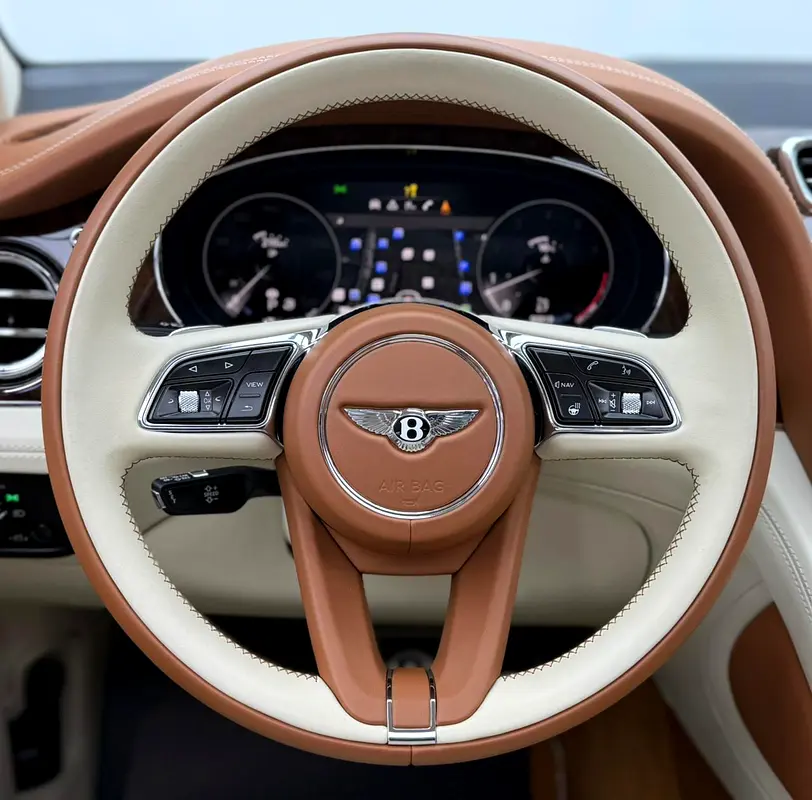 2022 Bentley Bentayga V8, Warranty, Full Service History, Fully Loaded, Excellent Condition, GCC - Image 15
