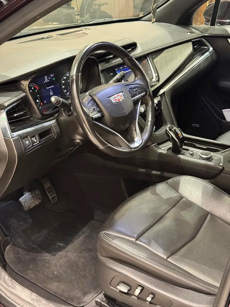 2023 Cadillac XT5 - American Specs - Excellent Condition - Image 5