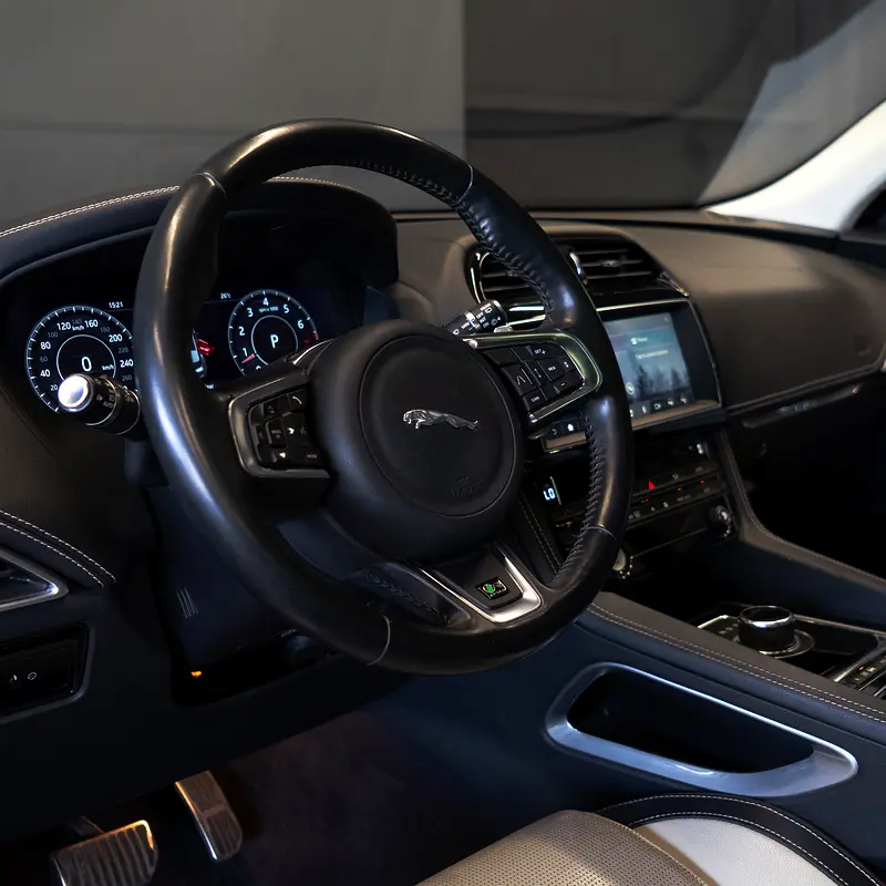 AED 1,628  pm  • 0% Downpayment • Jaguar F-Pace R-Sport • 1 Year Warranty - Image 11