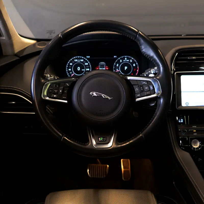 AED 1,628  pm  • 0% Downpayment • Jaguar F-Pace R-Sport • 1 Year Warranty - Image 13