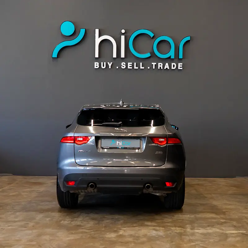 AED 1,628  pm  • 0% Downpayment • Jaguar F-Pace R-Sport • 1 Year Warranty - Image 4