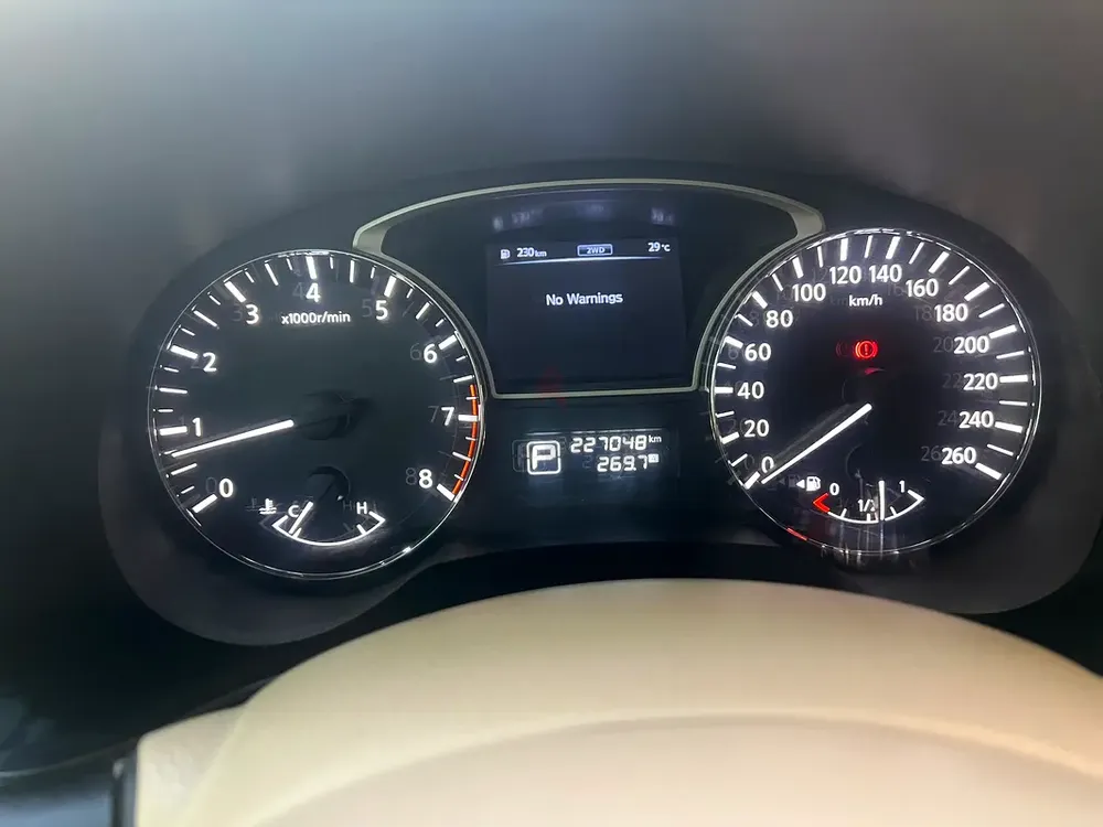 Nissan Pathfinder SE 2015 GCC Specs - 4x4 7Seater  clan family car and no mechanical issues - Image 10