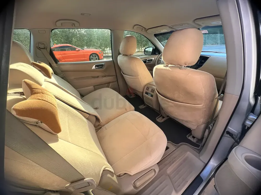 Nissan Pathfinder SE 2015 GCC Specs - 4x4 7Seater  clan family car and no mechanical issues - Image 14