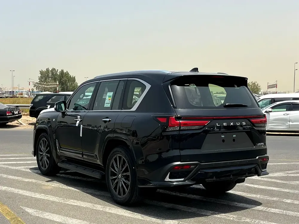 Lexus LX 600 F Sport  - GCC Specs - EXPORT PRICE - Image 5