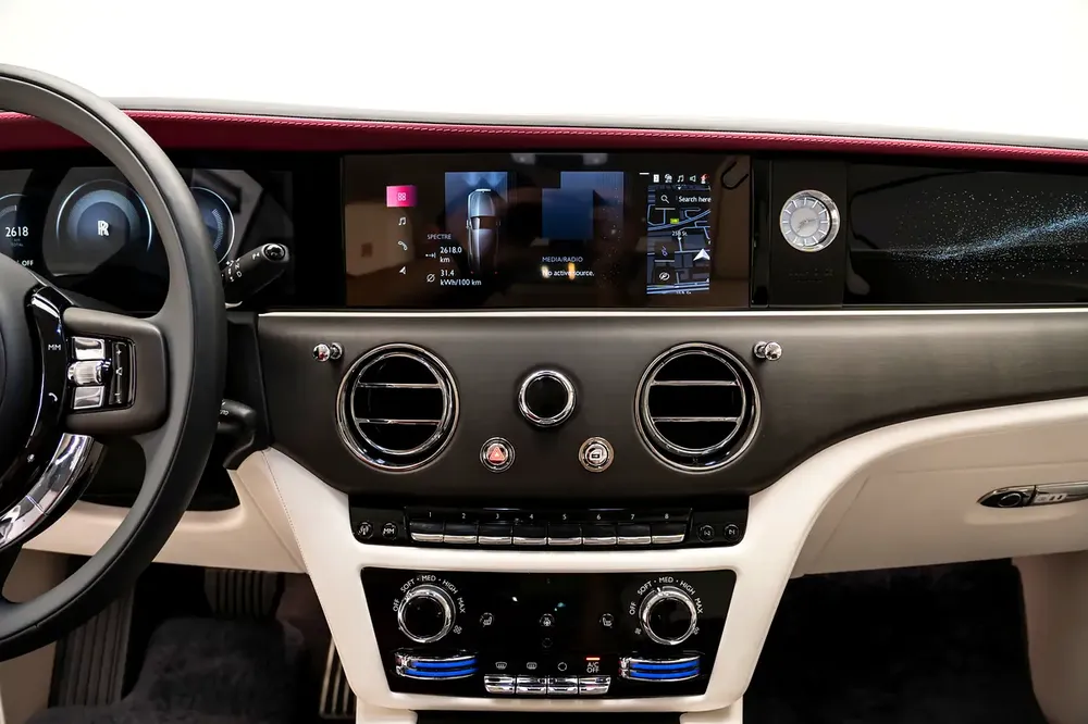 GCC SPECS AGMC WARRANTY AND SERVICE CONTRACT - 2024 ROLLS ROYCE SPECTRE SILVER BADGE + STARLIGHT - Image 10