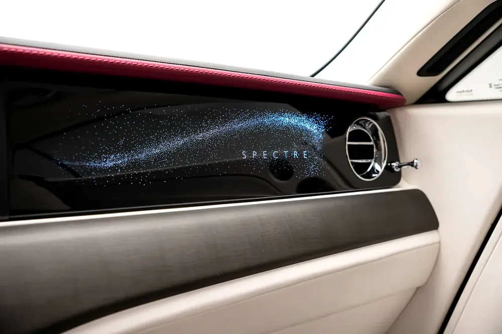 GCC SPECS AGMC WARRANTY AND SERVICE CONTRACT - 2024 ROLLS ROYCE SPECTRE SILVER BADGE + STARLIGHT - Image 12