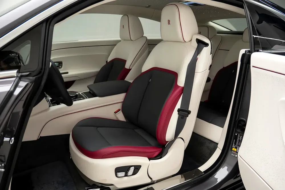 GCC SPECS AGMC WARRANTY AND SERVICE CONTRACT - 2024 ROLLS ROYCE SPECTRE SILVER BADGE + STARLIGHT - Image 13