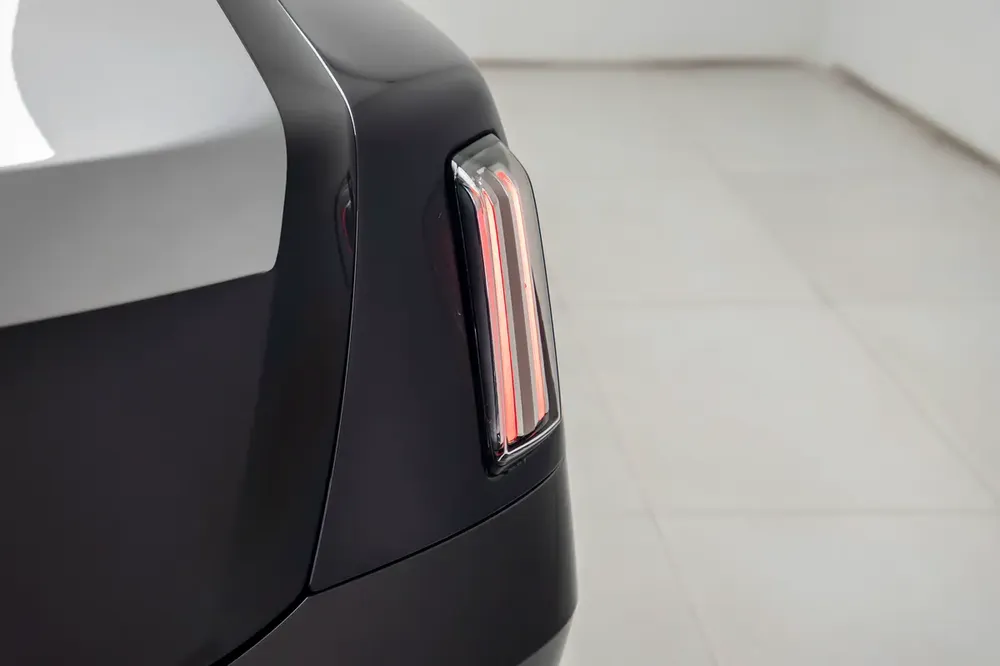 GCC SPECS AGMC WARRANTY AND SERVICE CONTRACT - 2024 ROLLS ROYCE SPECTRE SILVER BADGE + STARLIGHT - Image 20