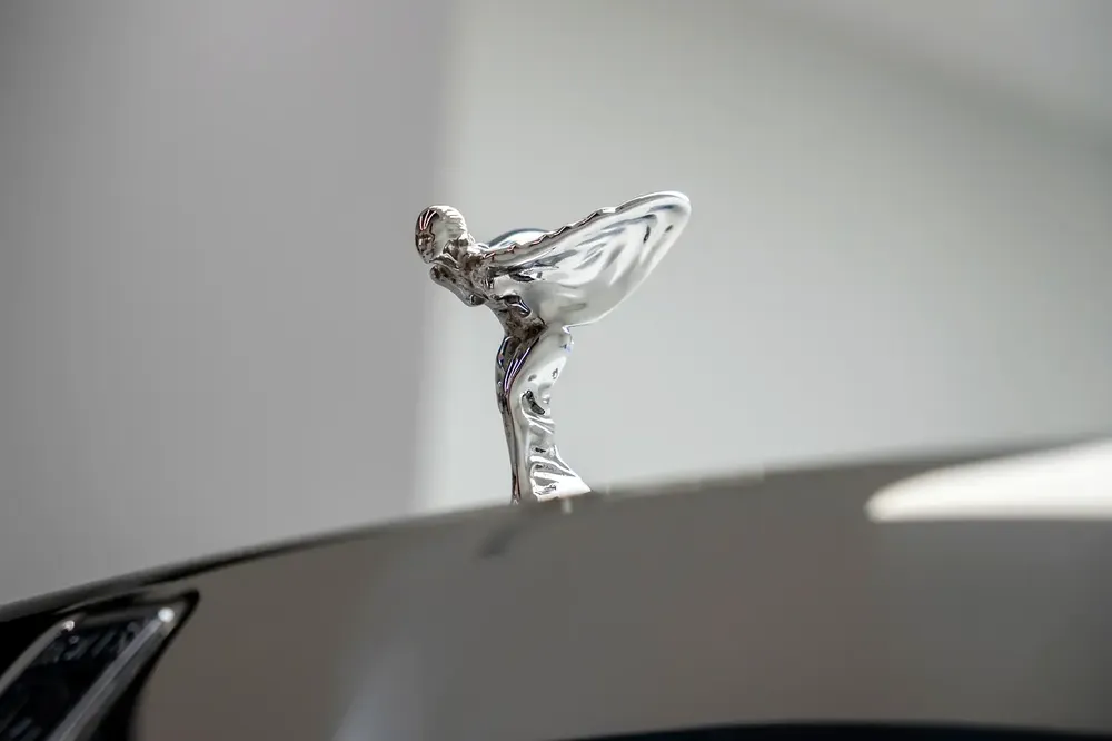 GCC SPECS AGMC WARRANTY AND SERVICE CONTRACT - 2024 ROLLS ROYCE SPECTRE SILVER BADGE + STARLIGHT - Image 7
