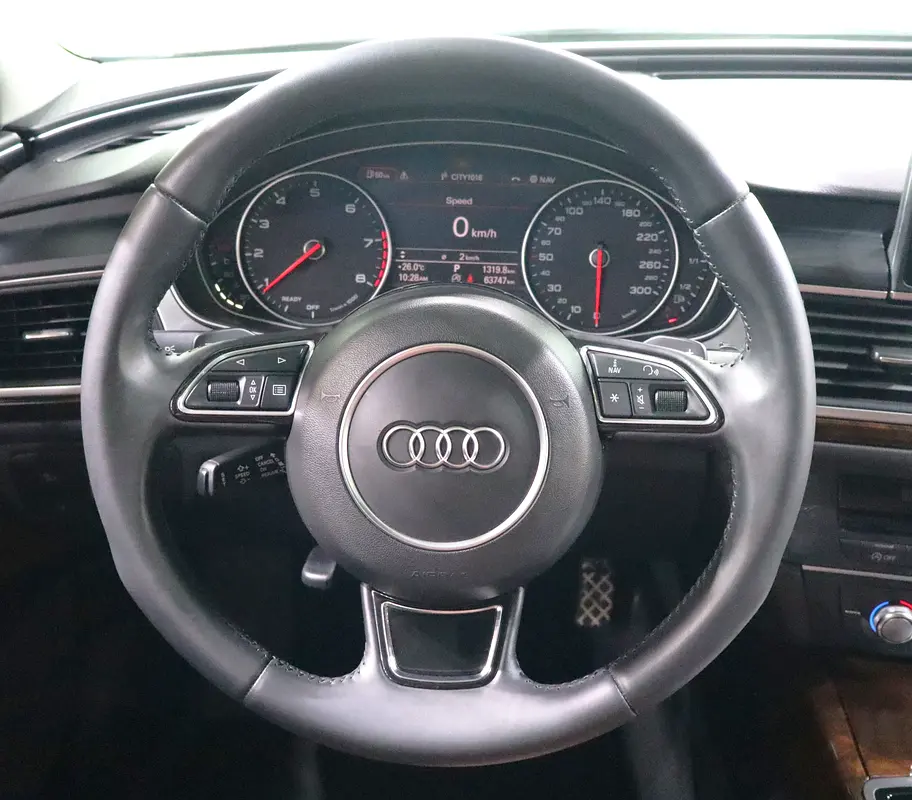 40 TFSI . GCC Specs . Low Mileage . Pristine Condition . Full Option - Image 13